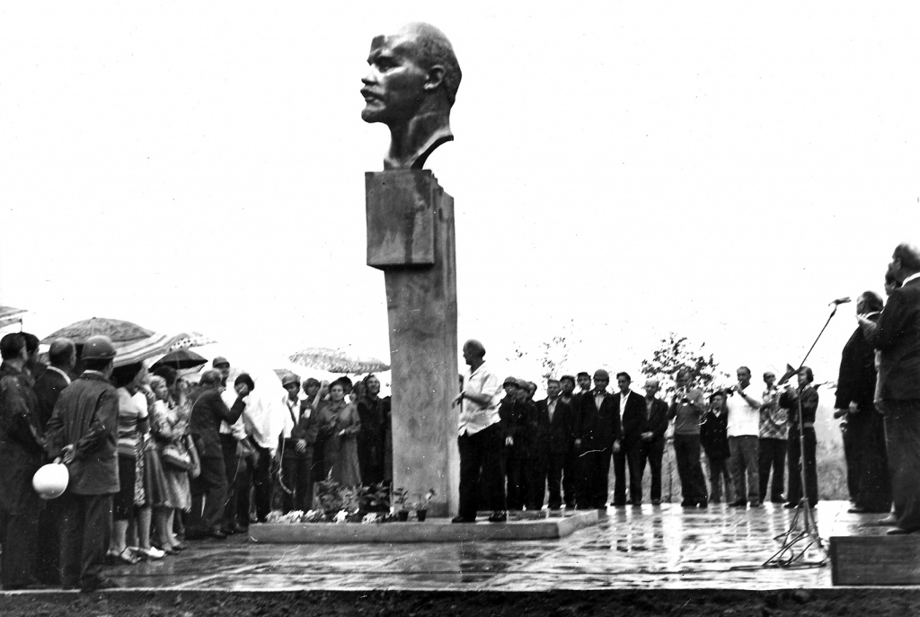 17. Открытие бюста Ленина. 18.07.1979.jpg