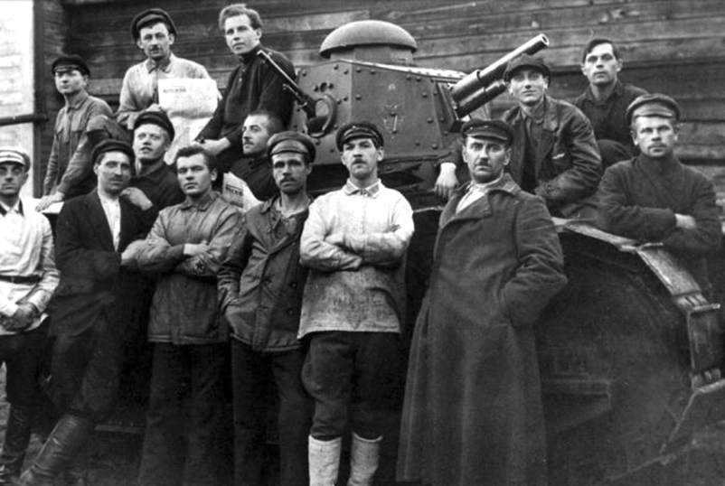 Сормовичи - создатели первого отеч. танка.jpg Сормовичи - создатели первого отеч. танка.jpg