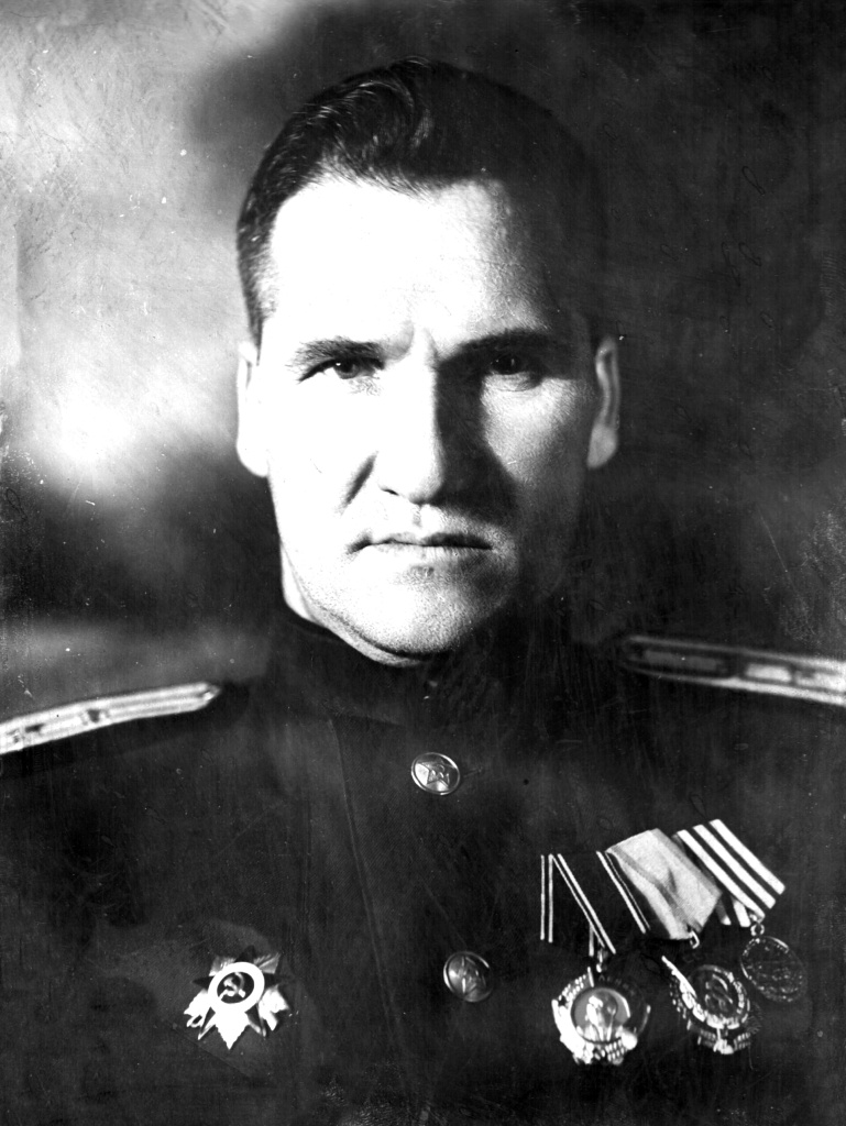 Кузьмин Григорий Иванович - главный инженер завода.jpg Кузьмин Григорий Иванович - главный инженер завода.jpg