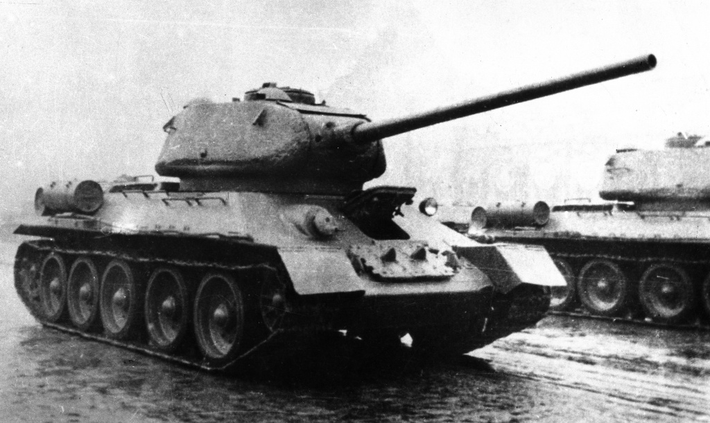 Танк Т-34-85.jpg Танк Т-34-85.jpg
