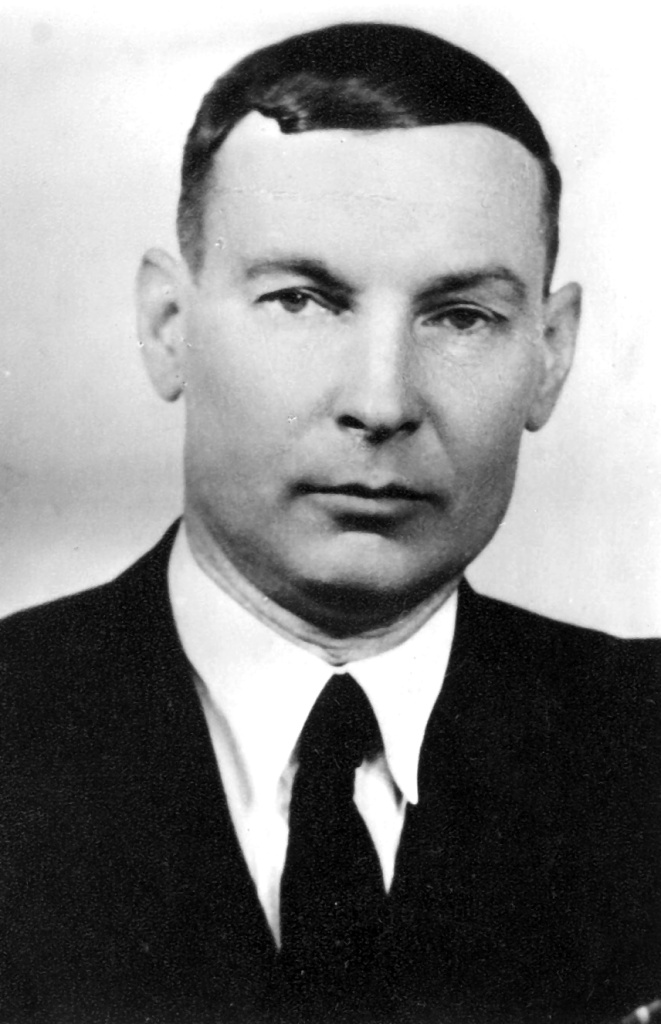 Маркушев Пётр Павлович - конструктор, начальник бронекорпусного отдела.JPG