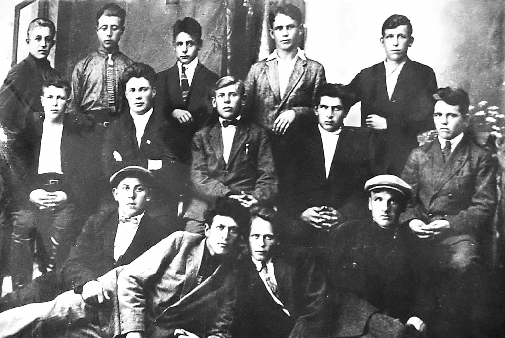 6. Первая ударная комсомольская бригада.jpg 6. Первая ударная комсомольская бригада.jpg