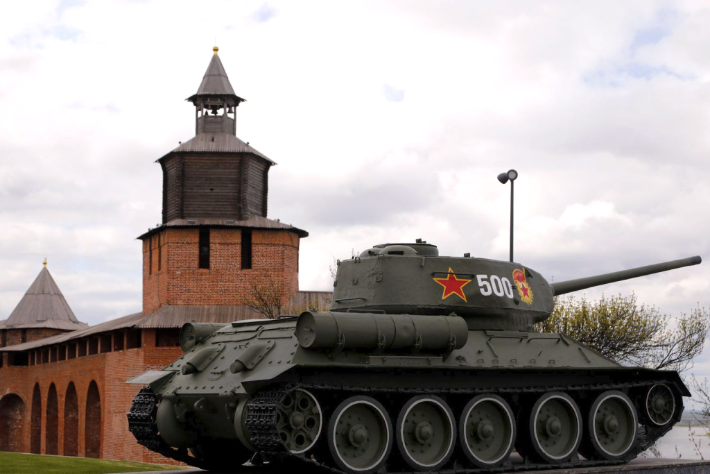 Танк у Вечного огня в Кремле. 2024.JPG